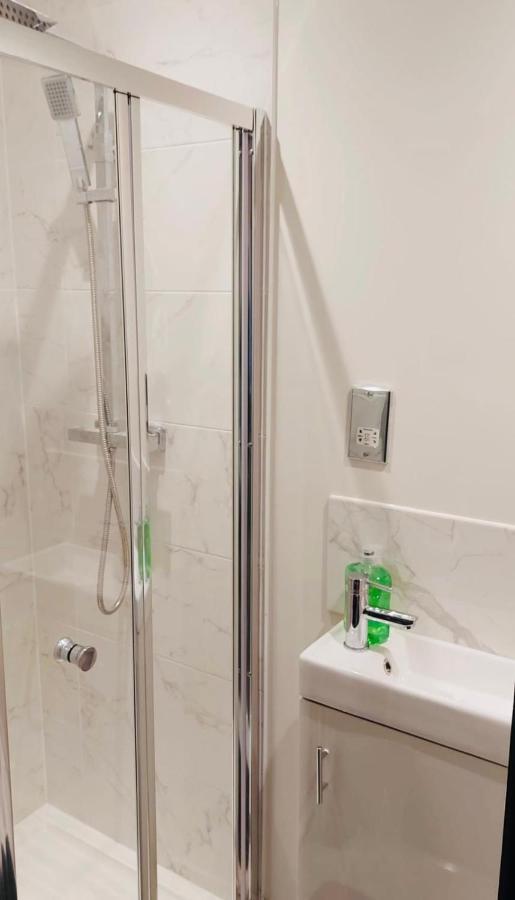 Green Lantern, Private En-Suite Double Bedroom Aveley Exteriér fotografie